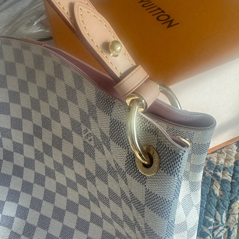 Louis Vuitton Damier Azur Shoulder Bag in White and Light Blue - Picture 6 of 11